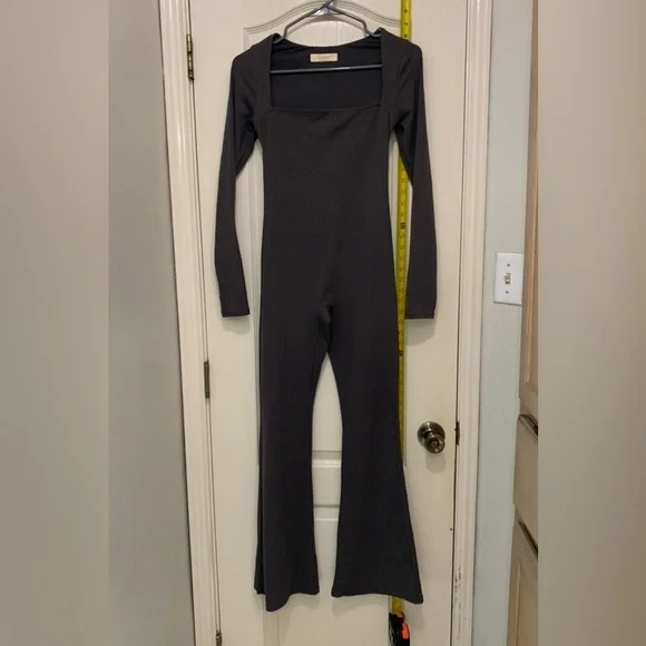 Qinsen Size Small Gray Long Sleeve Bodysuit 78% Nylon / 22% Spandex Stretch suit - Picture 3 of 5
